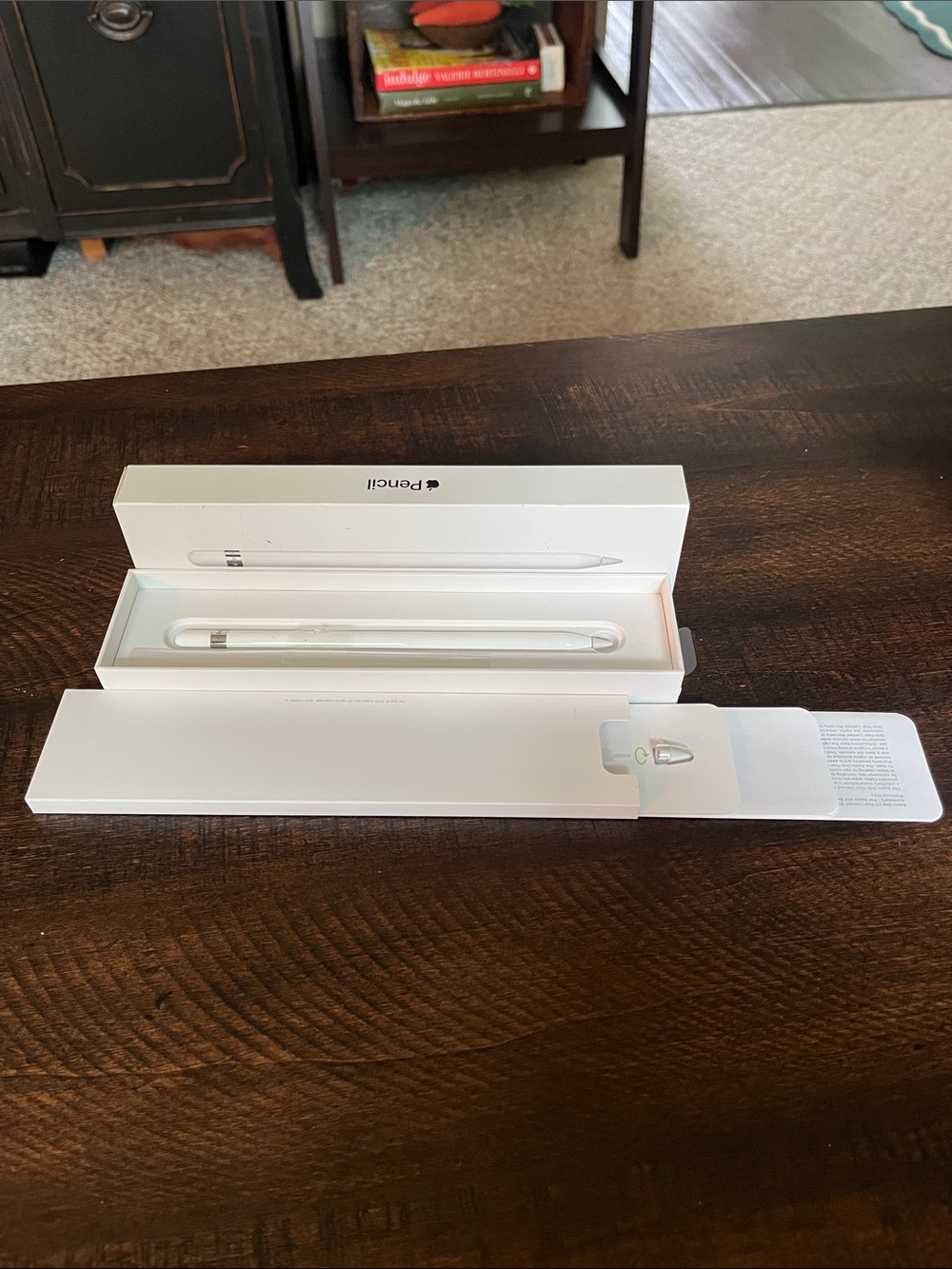 Apple White Pencil Stylus with extra Tip in Original Packaging